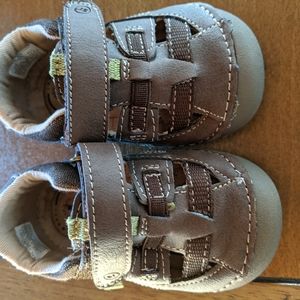 Never Worn Stride Rite brown shoe 4W